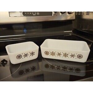 Set Of 2 Glasbake Vintage Casserole Dishes White W/ Gold Snowflake - 1 qt & 1 pt
